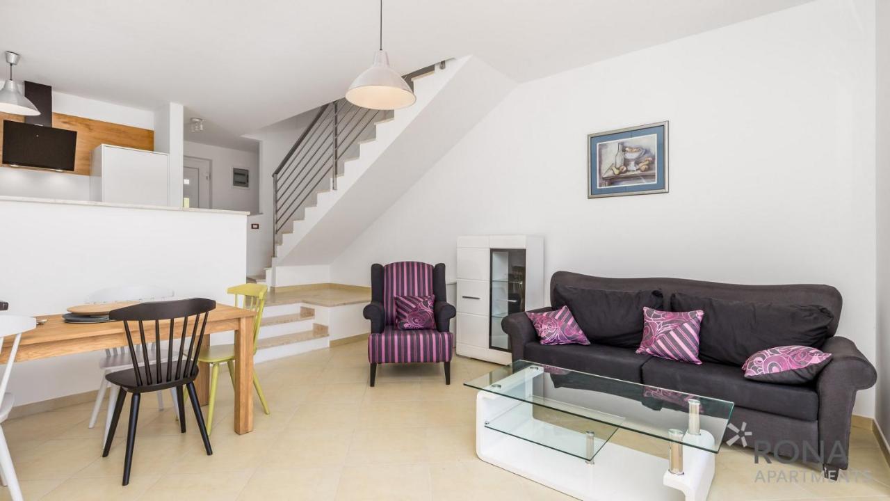 Rona Apartment Denis Umago Esterno foto